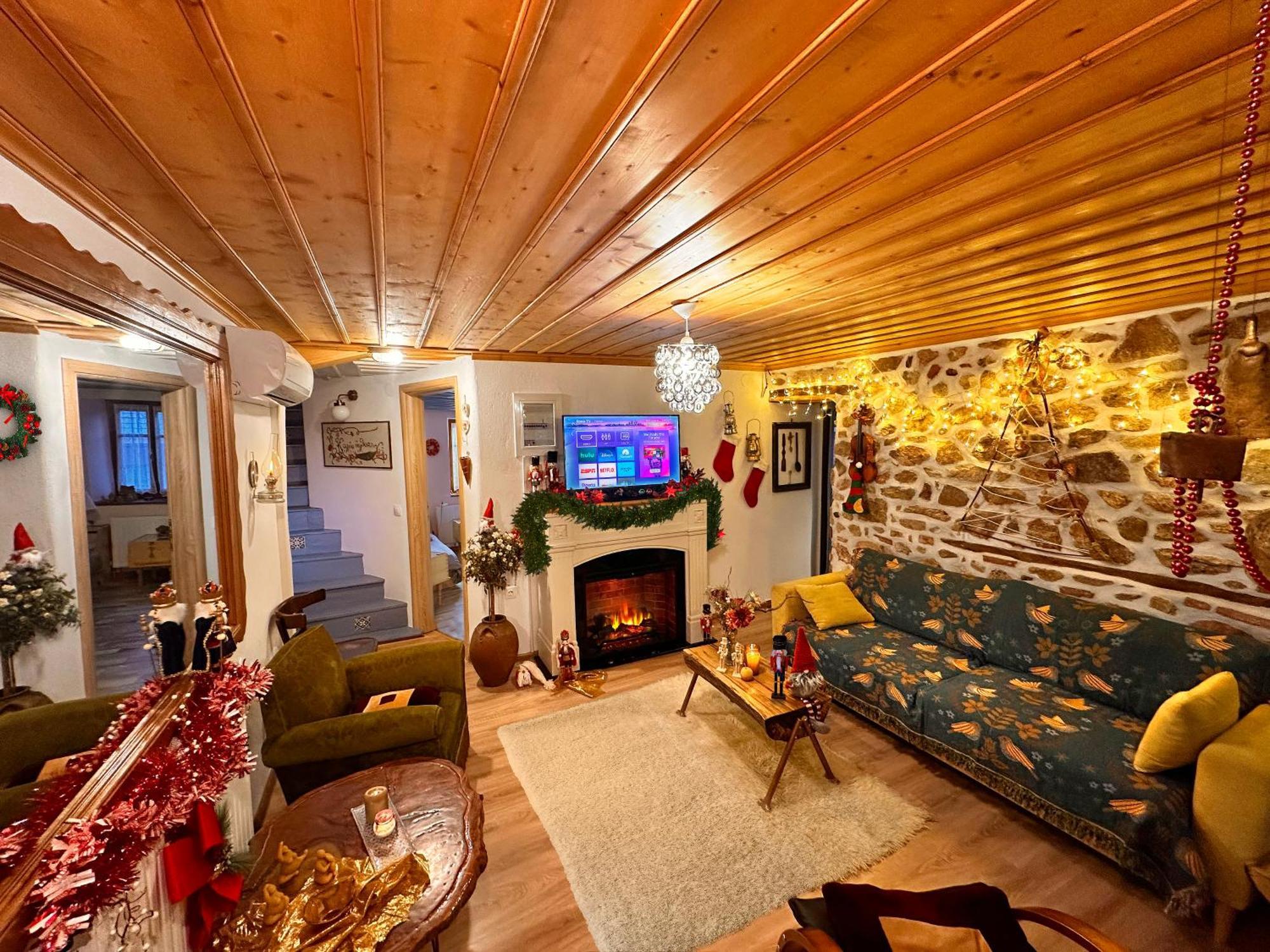 Renovated Old Manor House With Yard Villa Arnaia Luaran gambar
